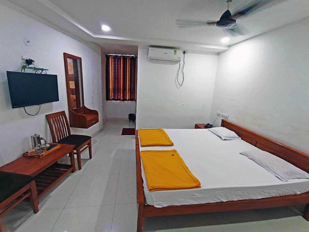 Staymaker Shri Shakti Residency Hubli Kültér fotó