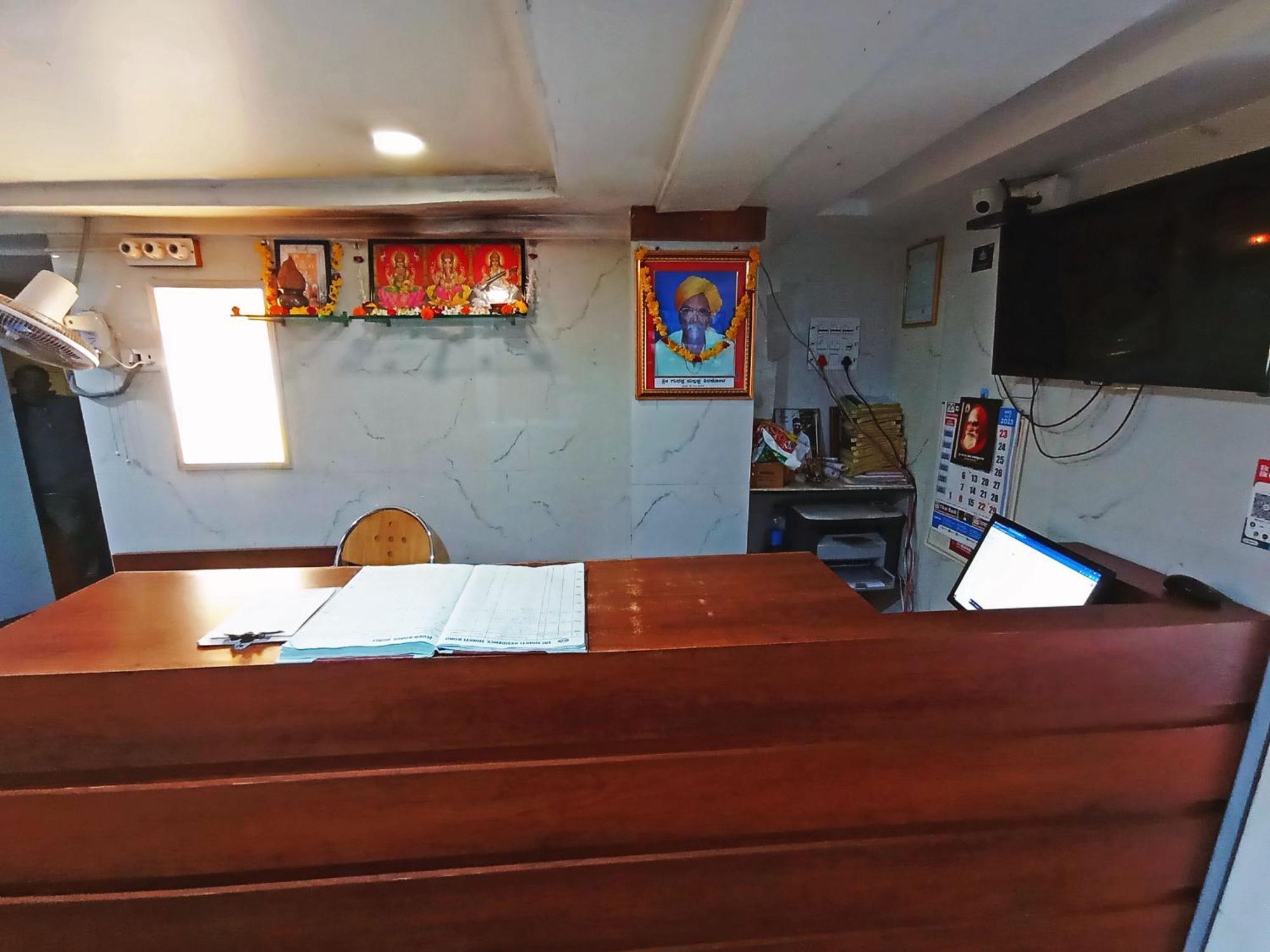 Staymaker Shri Shakti Residency Hubli Kültér fotó