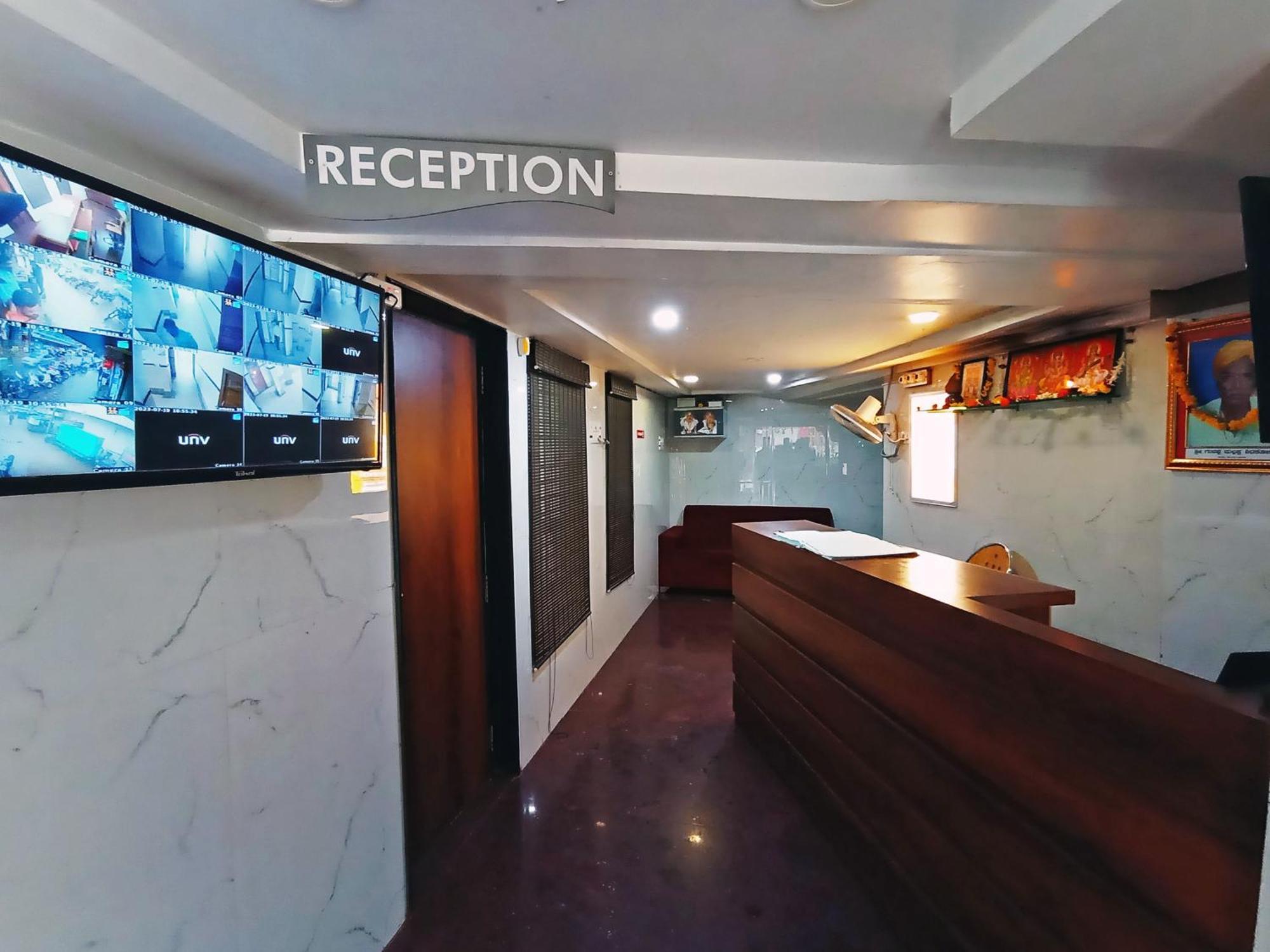 Staymaker Shri Shakti Residency Hubli Kültér fotó