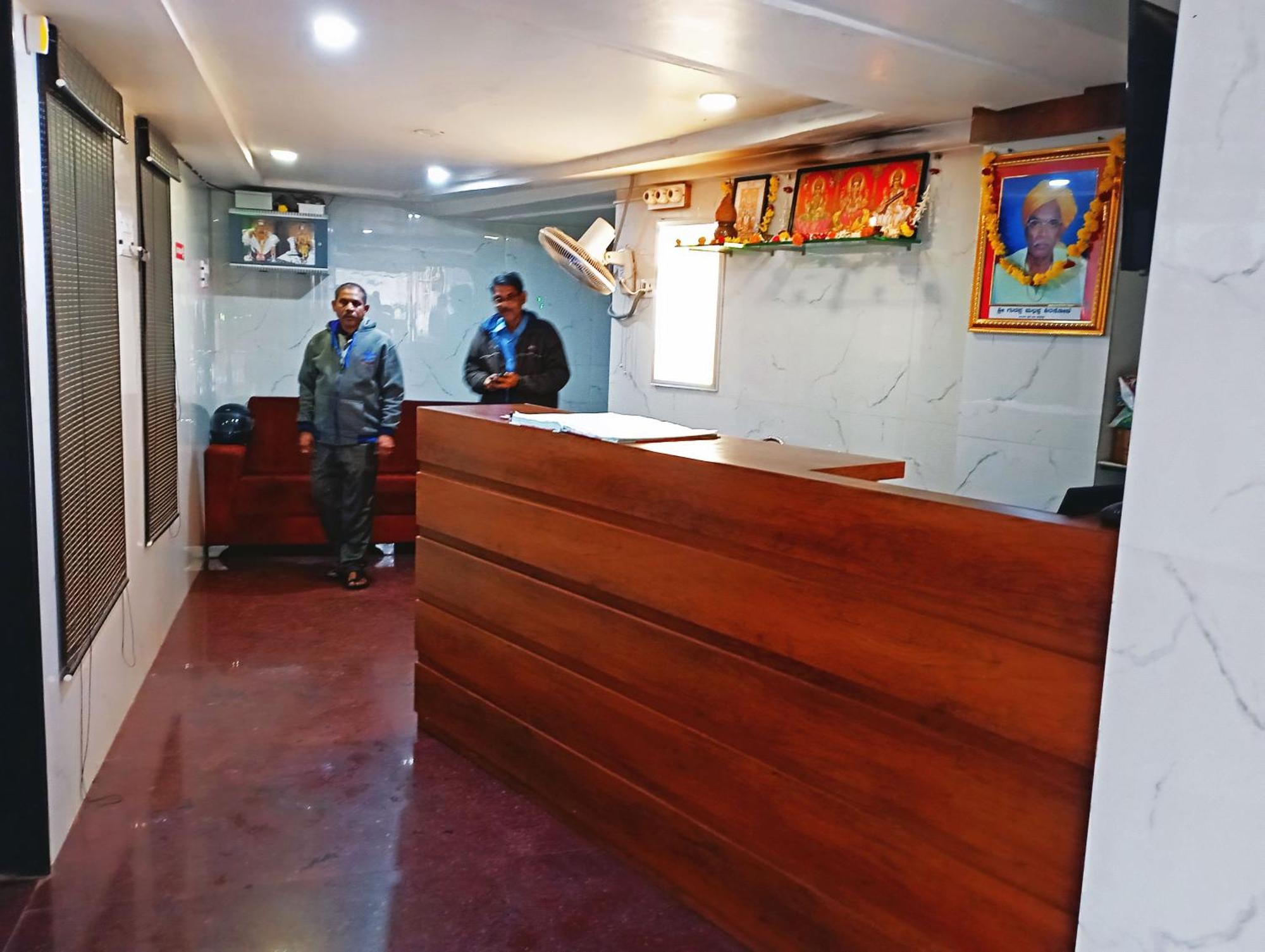 Staymaker Shri Shakti Residency Hubli Kültér fotó